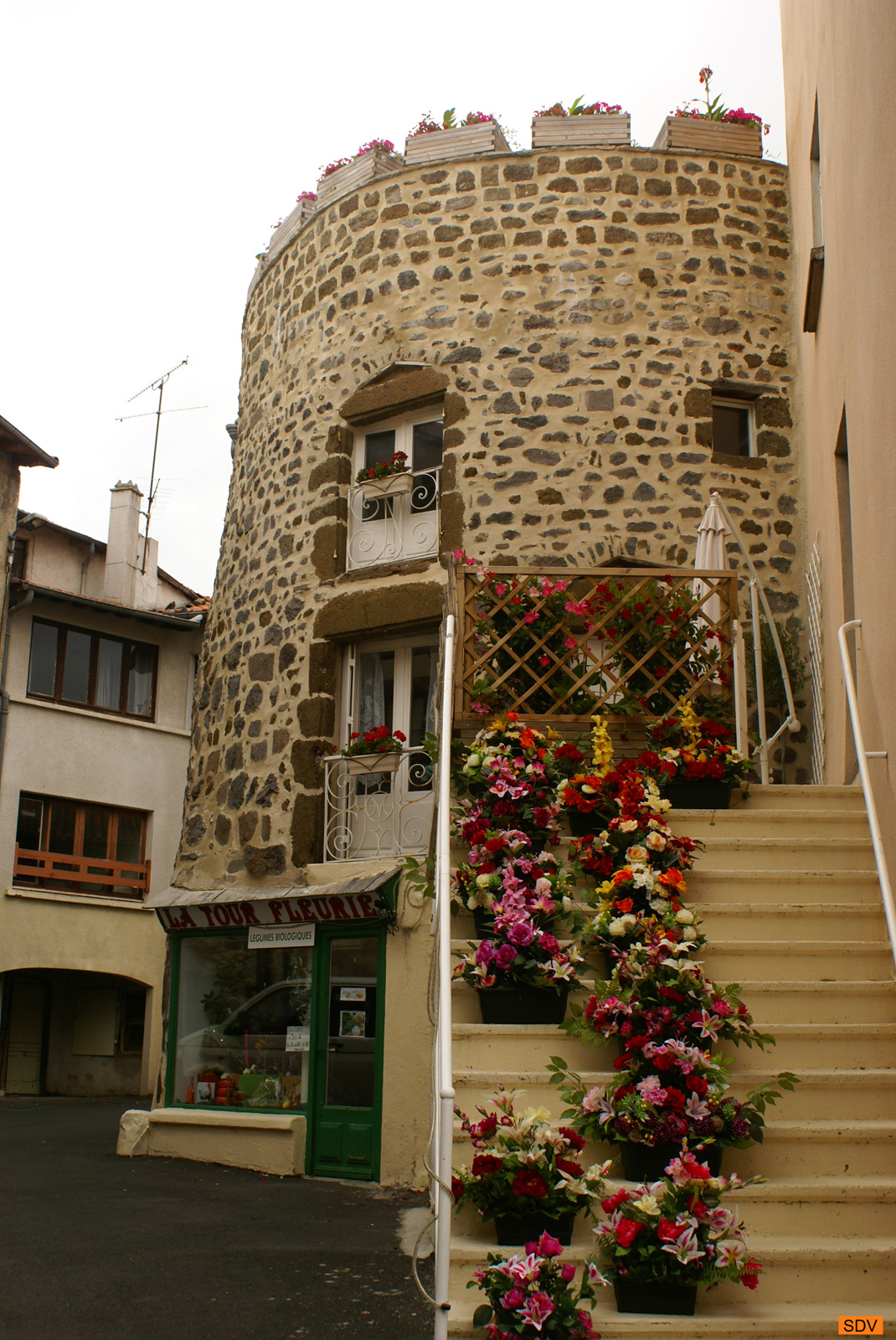 Tour principale du Castellum du Pays de Loudes